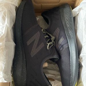 Men’s New Balance Running course sneakers